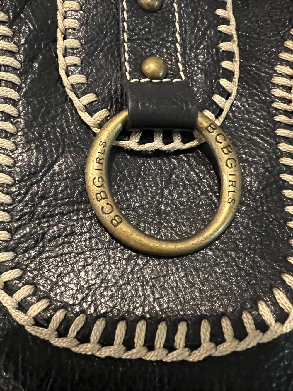 Vintage BCBG Girls Black Leather Handbag with Contrast Stitching and Ring Detail - Picture 2 of 9